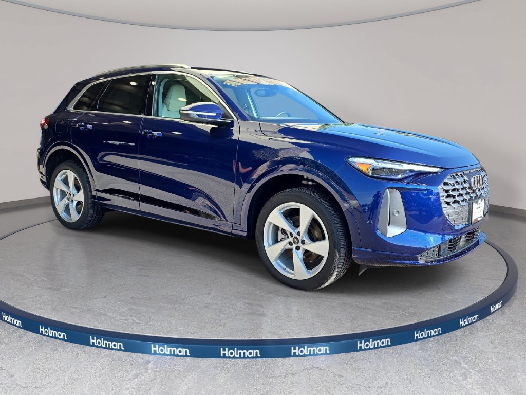 Used 2025 Audi Q5 Premium w/ Premium Plus AWD/4WD image 4