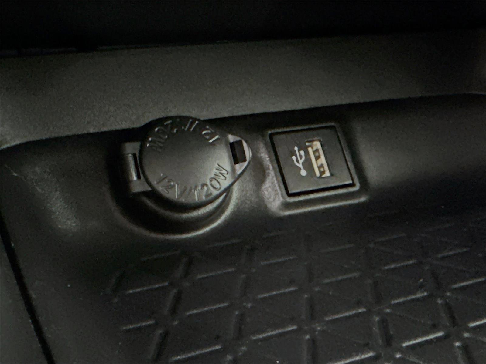 Certified 2025 Toyota RAV4 XLE image 30
