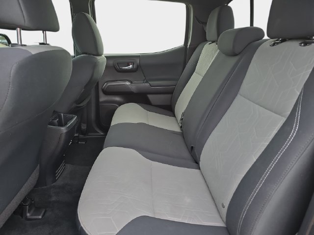 Used 2021 Toyota Tacoma TRD Sport AWD/4WD image 16