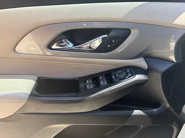 Used 2023 Chevrolet Traverse LS FWD image 20