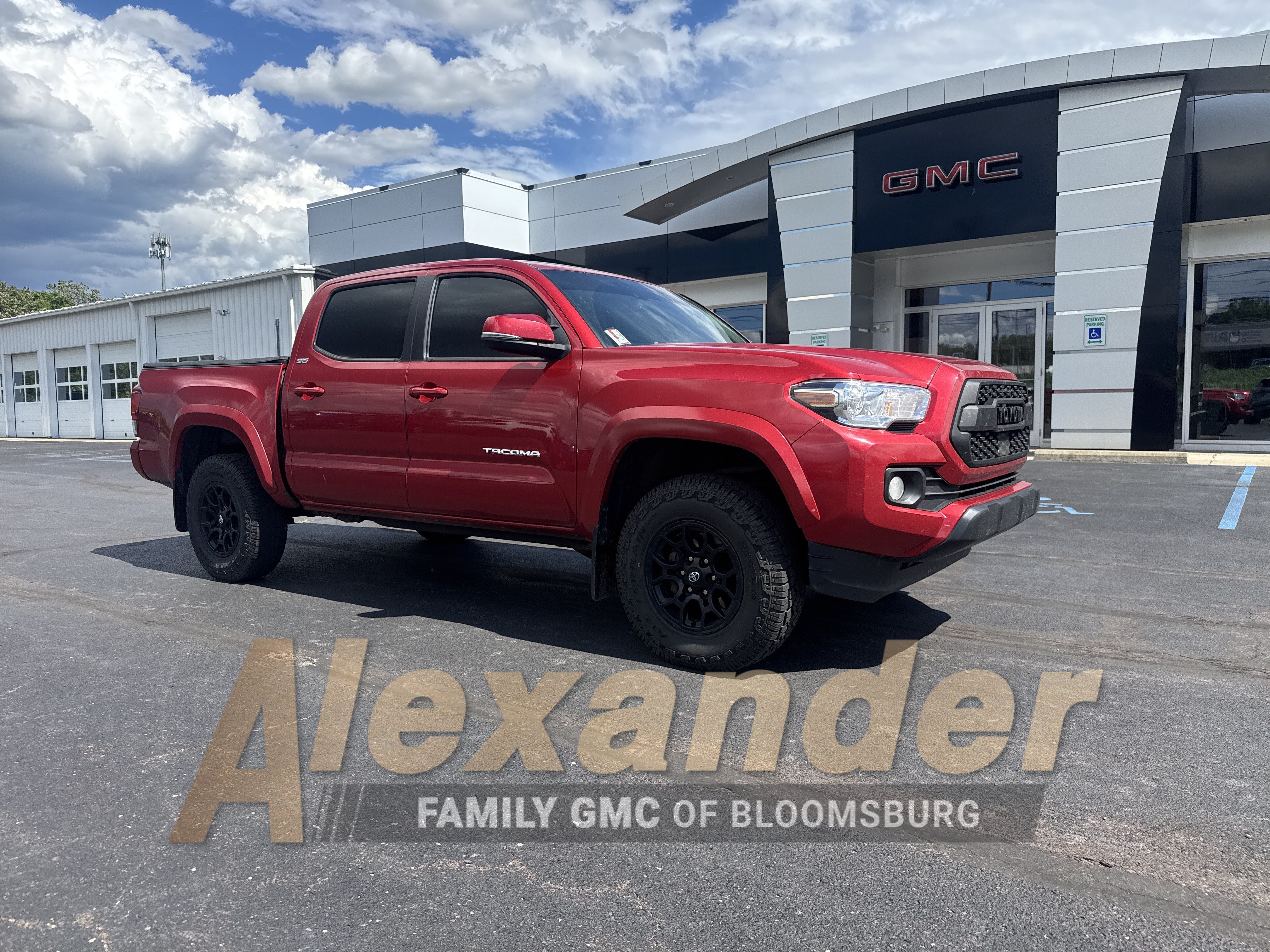 Used 2022 Toyota Tacoma SR5 w/ Technology Package AWD/4WD image 1