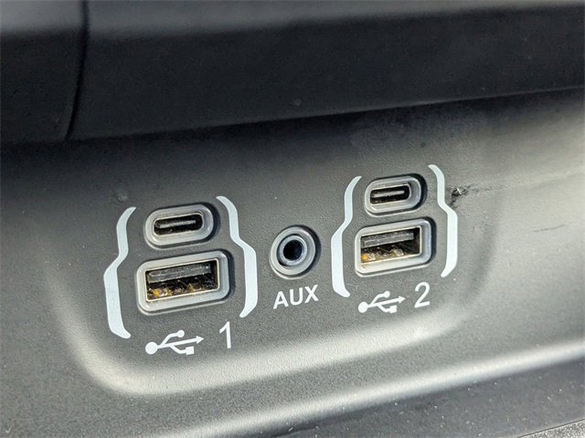 Used 2024 RAM 1500 Laramie image 8