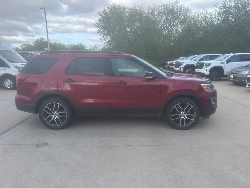 Used 2017 Ford Explorer Sport AWD/4WD image 6