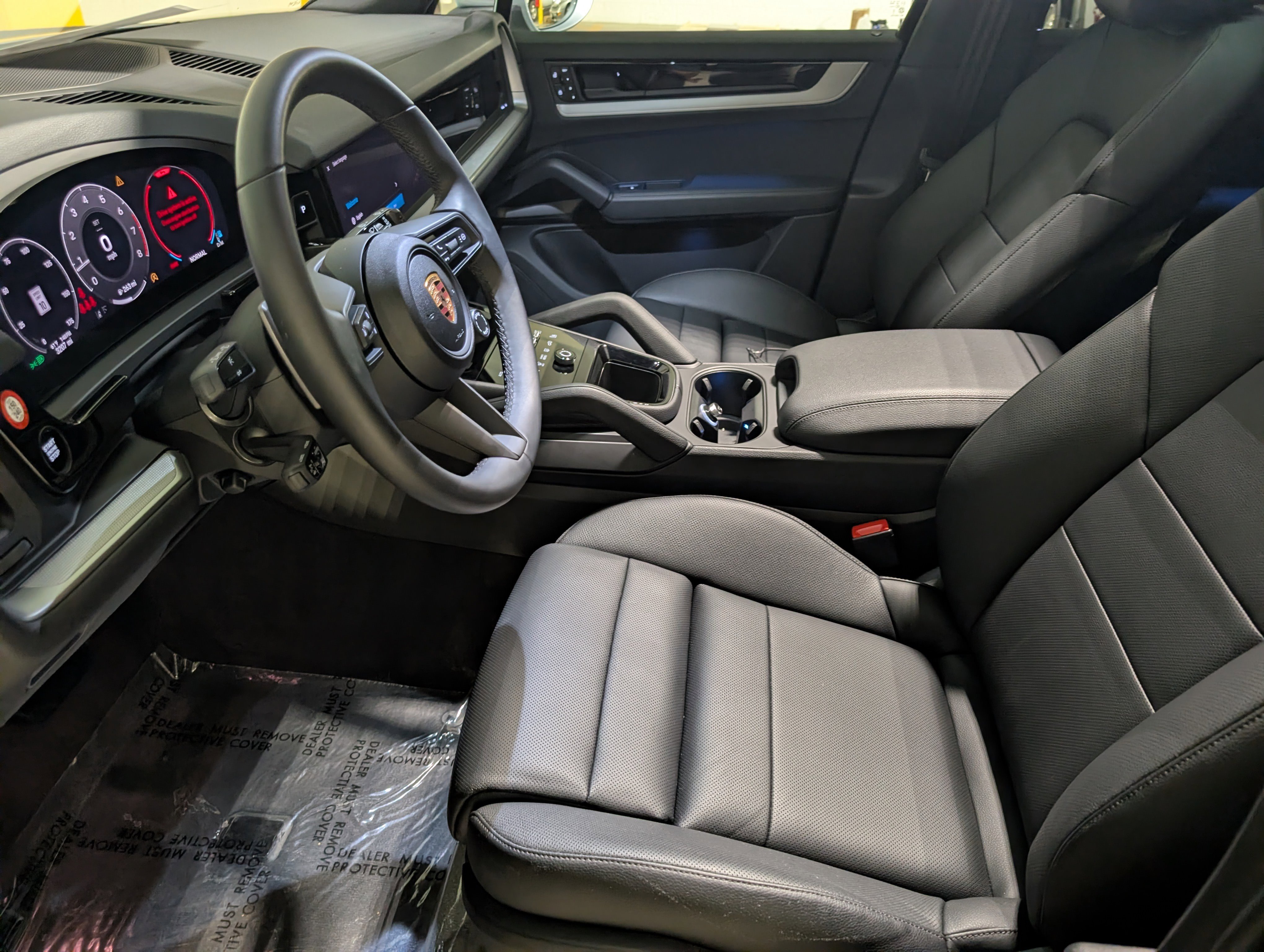 Certified 2025 Porsche Cayenne AWD/4WD image 5