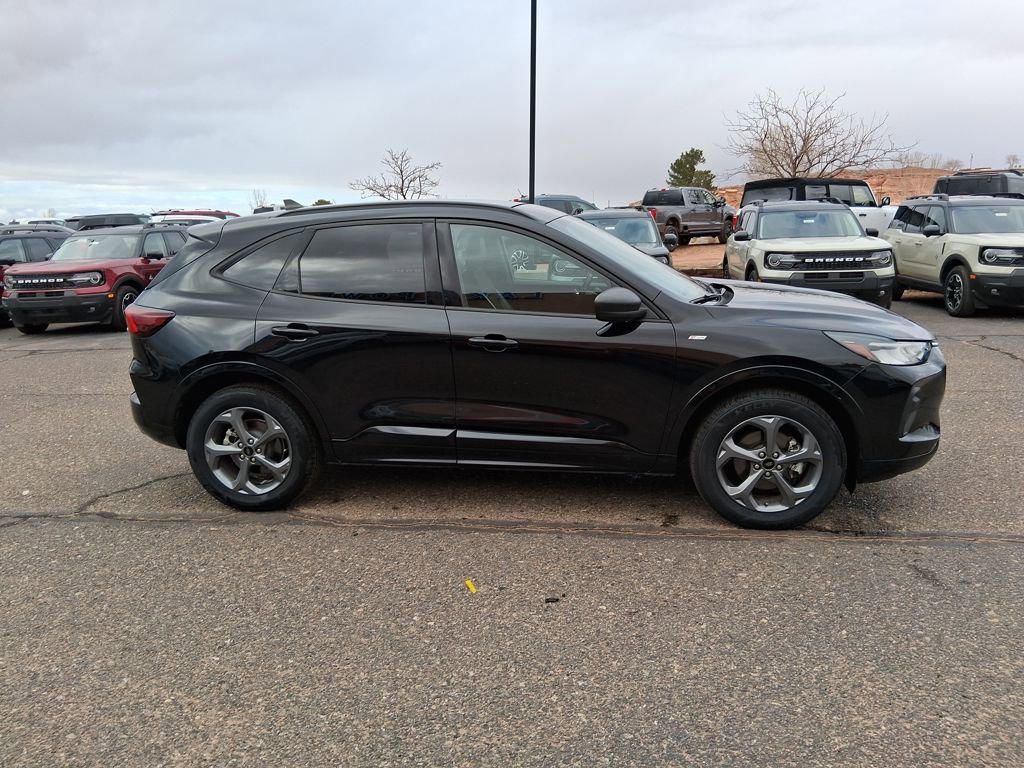 Used 2024 Ford Escape ST-Line image 6