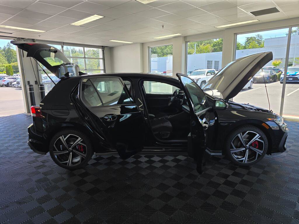New 2026 Volkswagen GTI SE FWD image 16