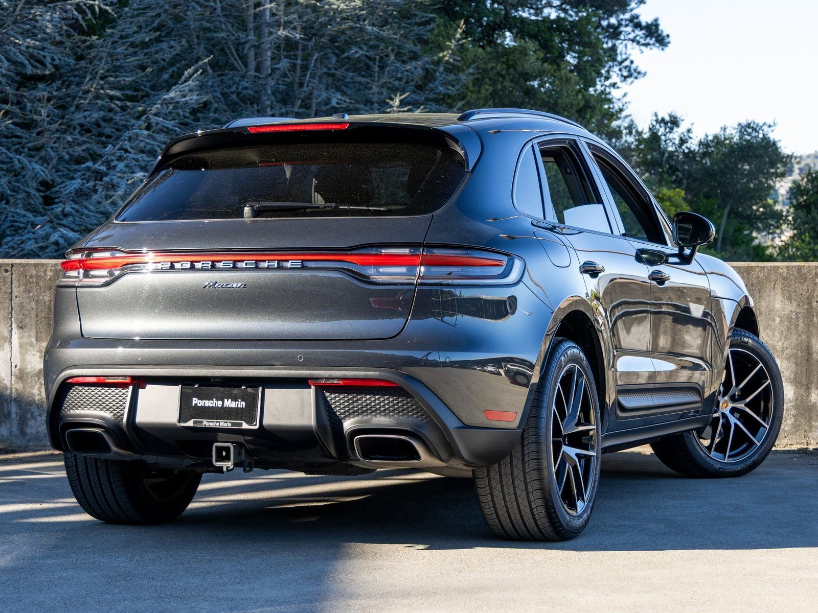 Certified 2025 Porsche Macan image 11
