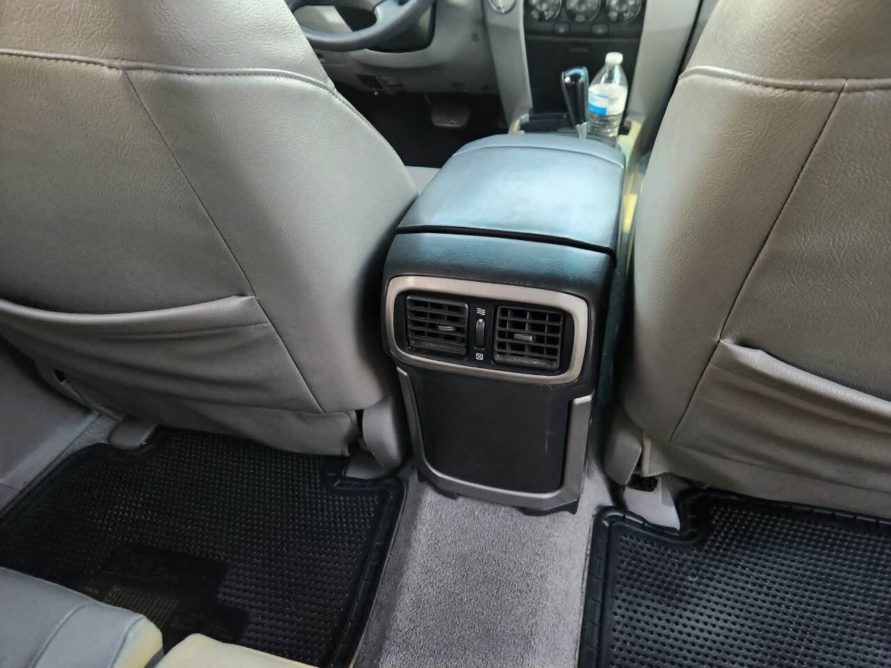 Used 2005 Toyota 4Runner SR5 AWD/4WD image 16