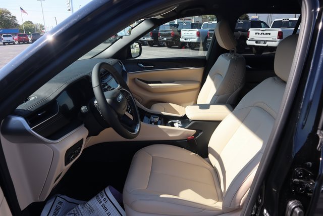 New 2025 Jeep Grand Cherokee Limited w/ Trailer Tow Package image 5