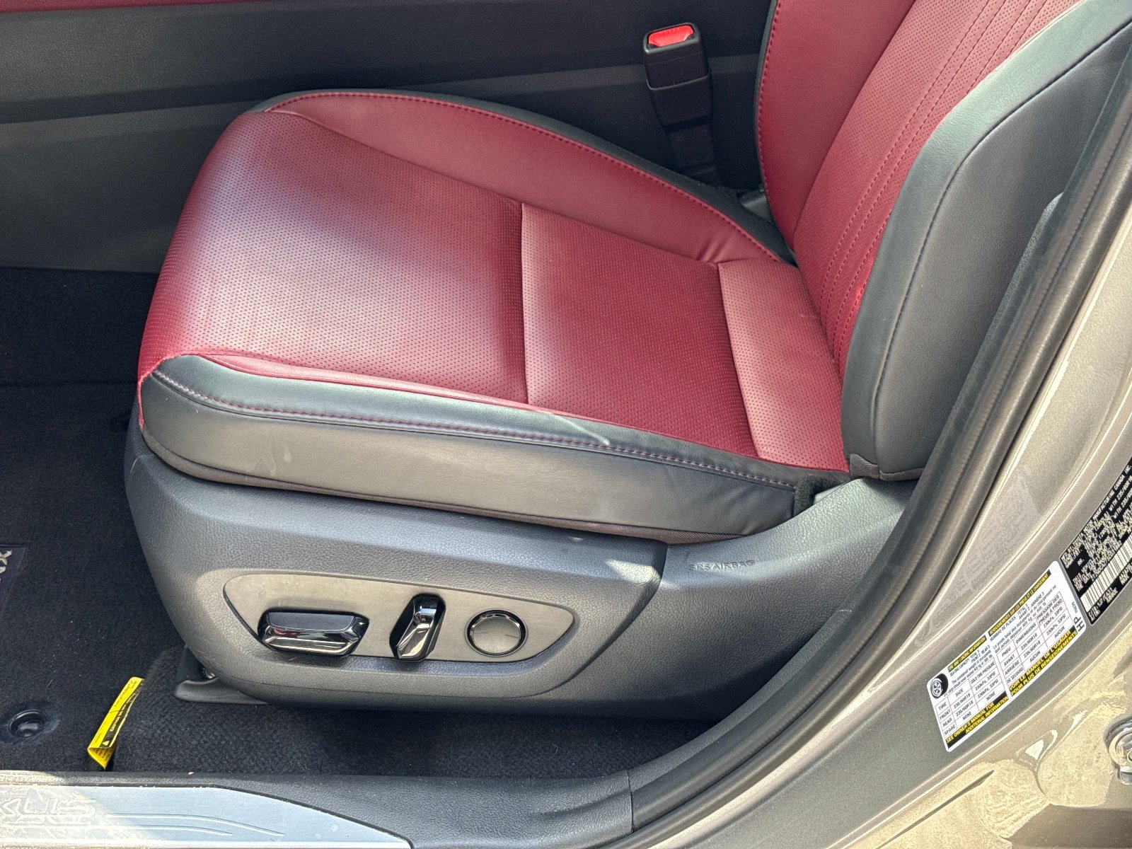 Certified 2025 Lexus NX 250 FWD w/ Accessory Package (Z1) image 21