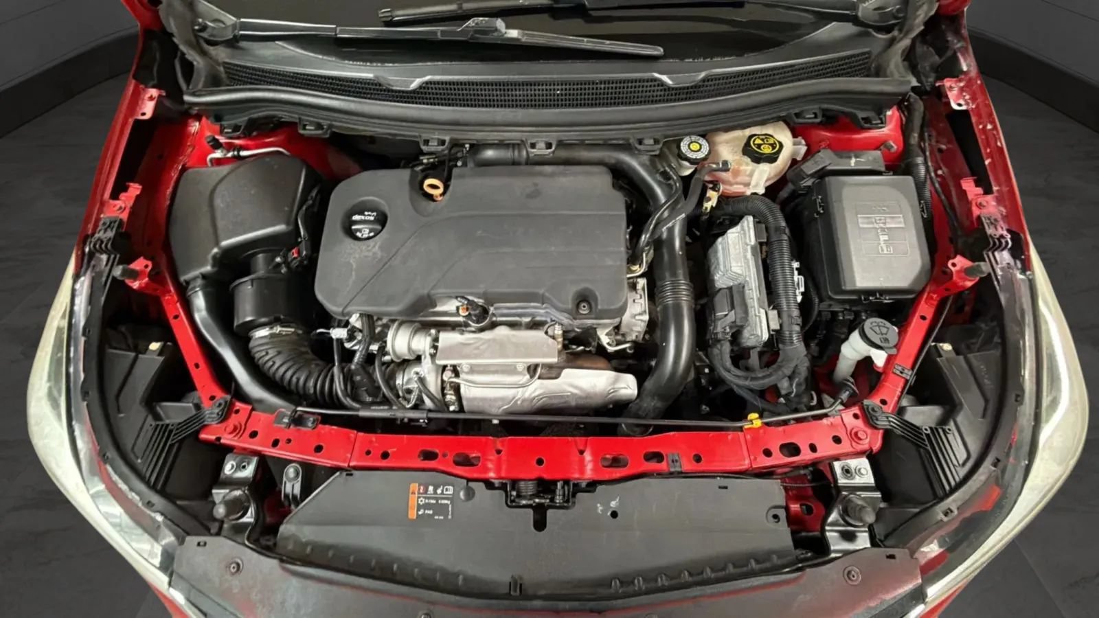 Used 2017 Chevrolet Cruze LS FWD image 21