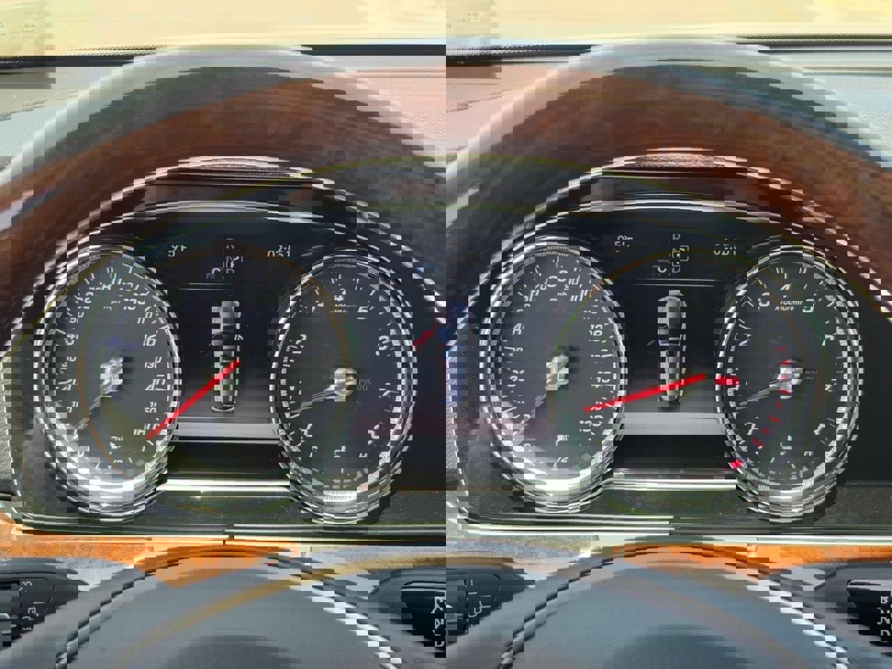 Used 2017 Mercedes-Benz E 400 4MATIC Wagon image 21