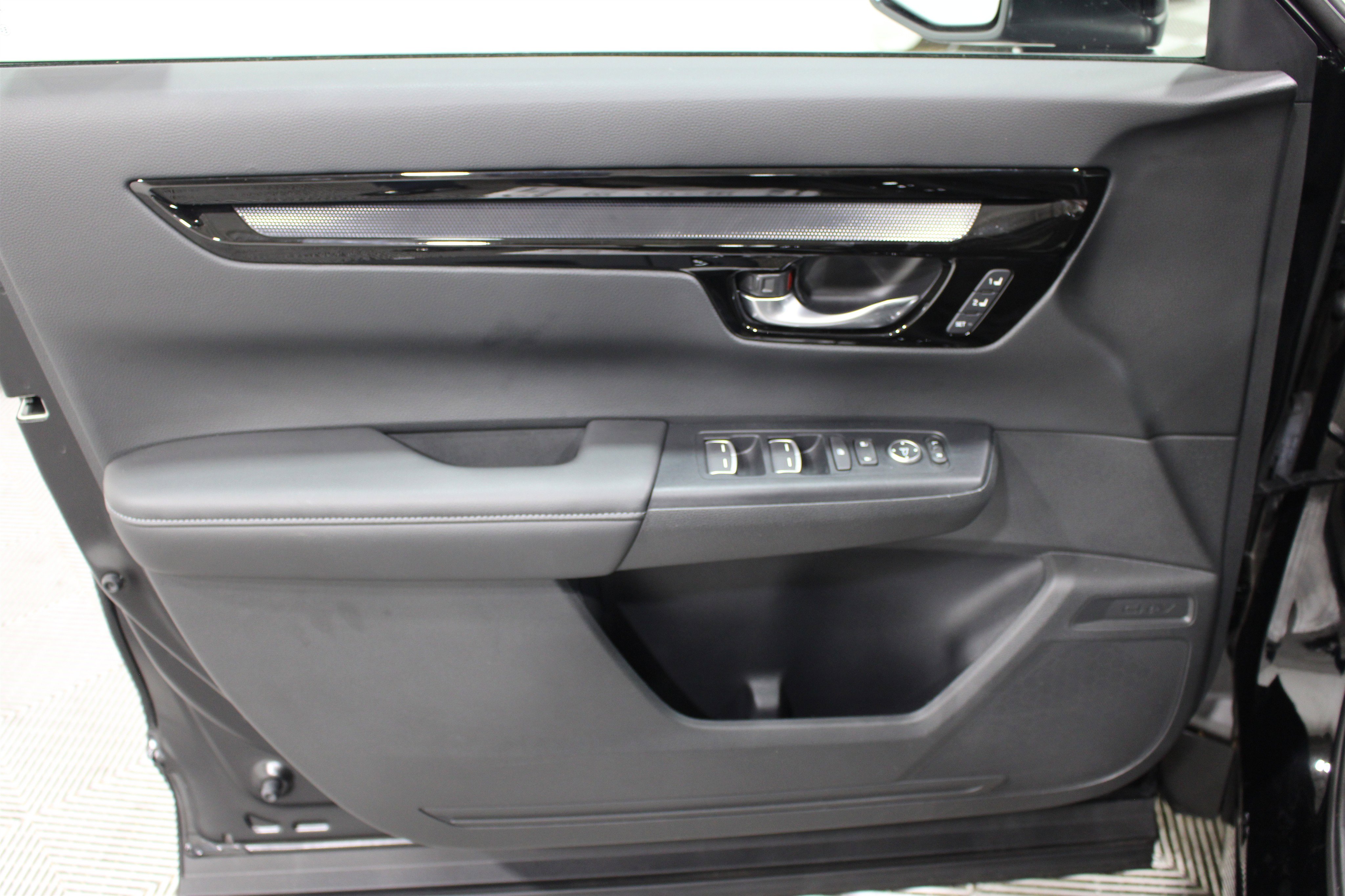 Used 2024 Honda CR-V EX-L image 6