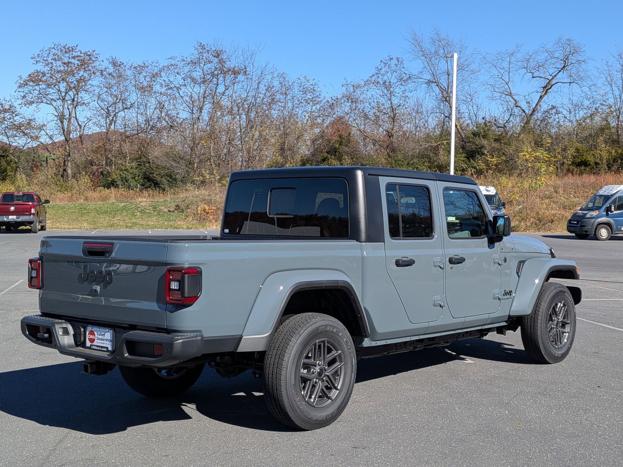 New 2025 Jeep Gladiator Sport image 5
