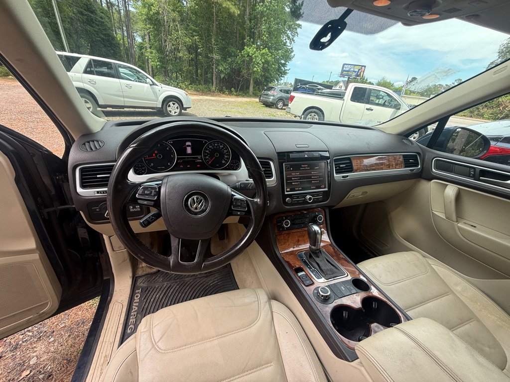 Used 2011 Volkswagen Touareg TDI AWD/4WD image 11