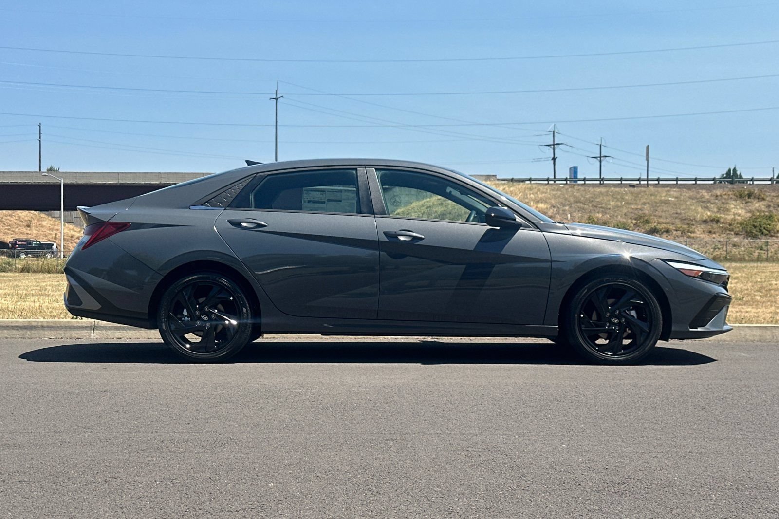New 2026 Hyundai Elantra SEL Sport Premium FWD image 2