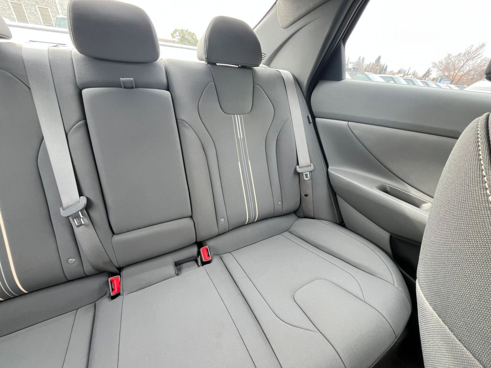 Used 2025 Hyundai Elantra SEL image 35