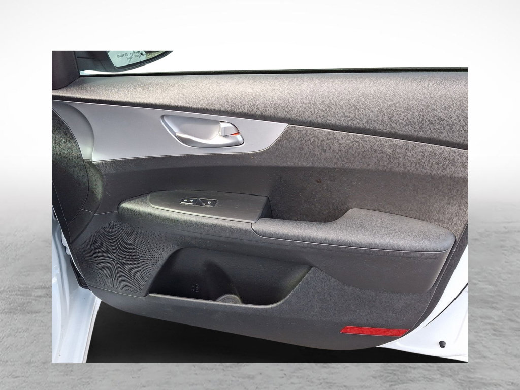 Used 2023 Kia Forte LXS image 10