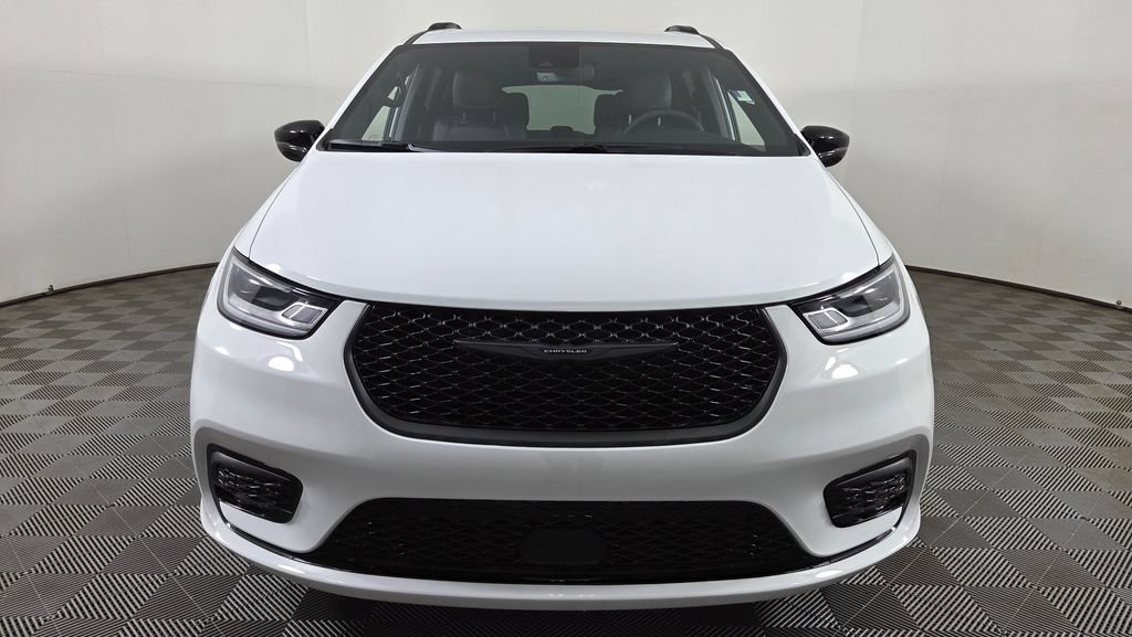 New 2025 Chrysler Pacifica Select w/ Fav Edition Package FWD image 2