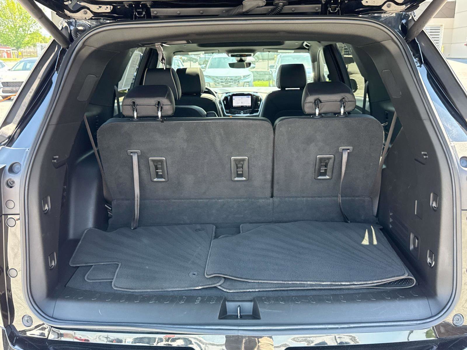 Used 2023 Chevrolet Traverse Premier AWD/4WD image 23