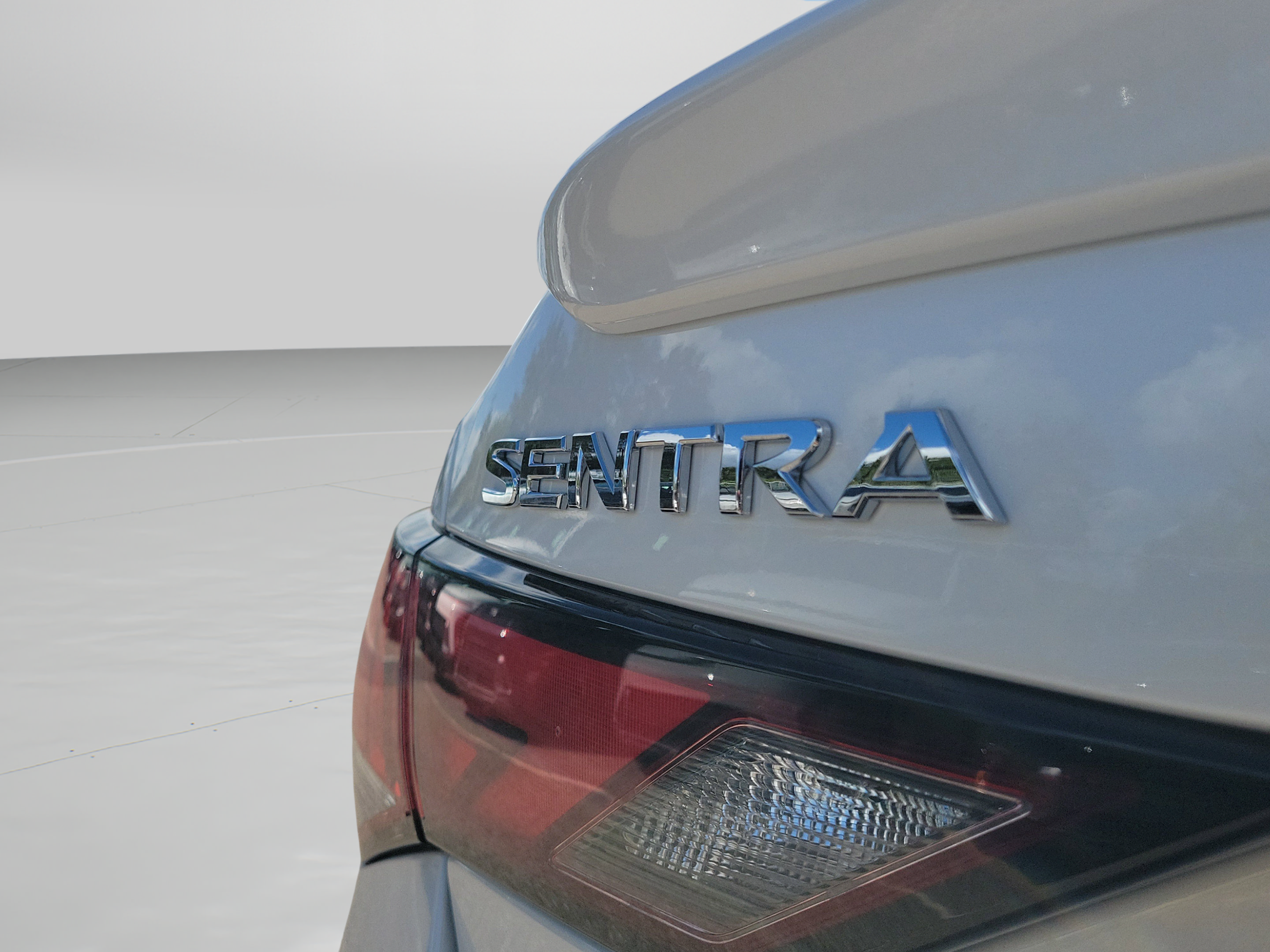 New 2025 Nissan Sentra SR FWD image 29