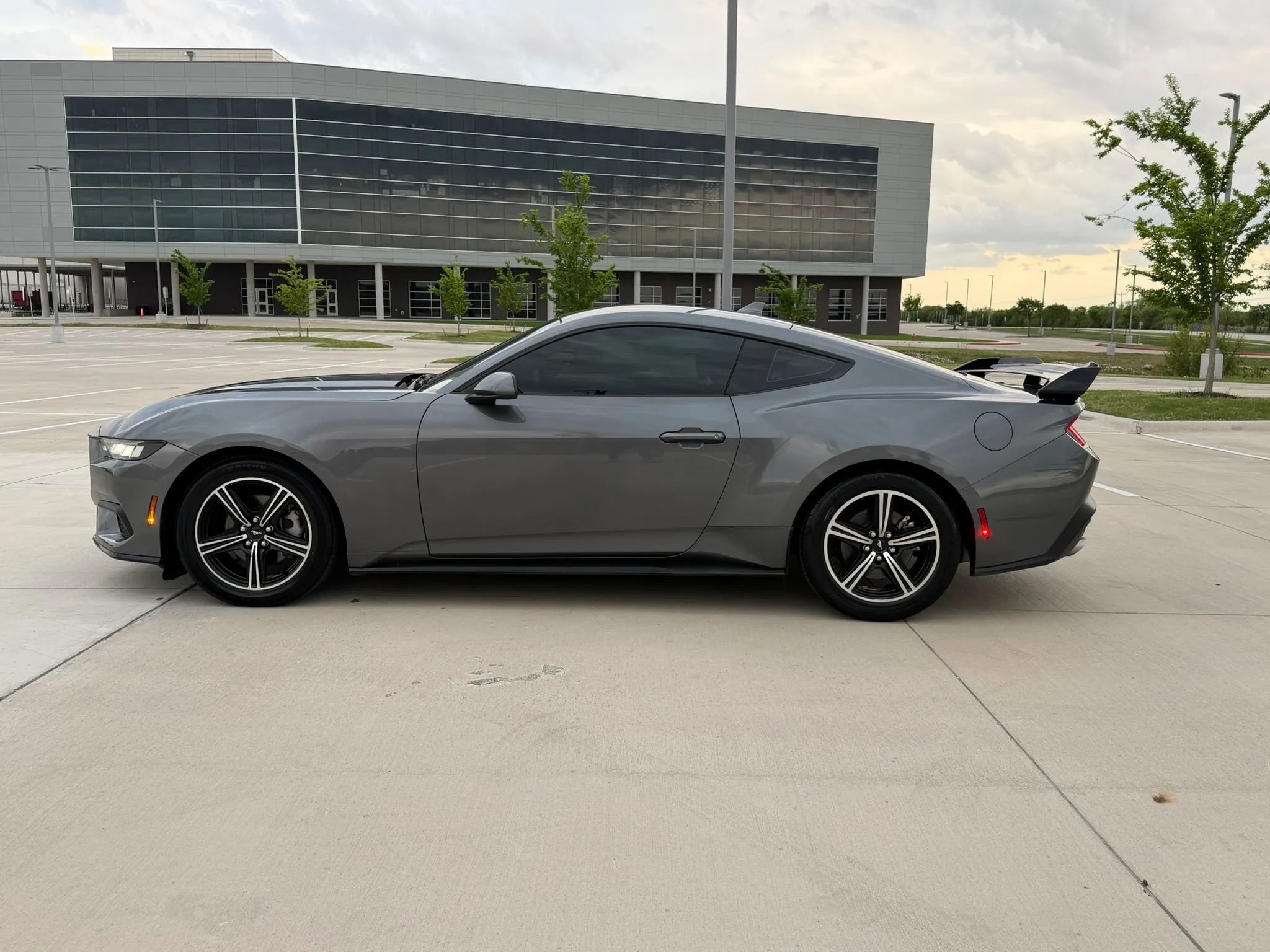 Used 2024 Ford Mustang Coupe image 8