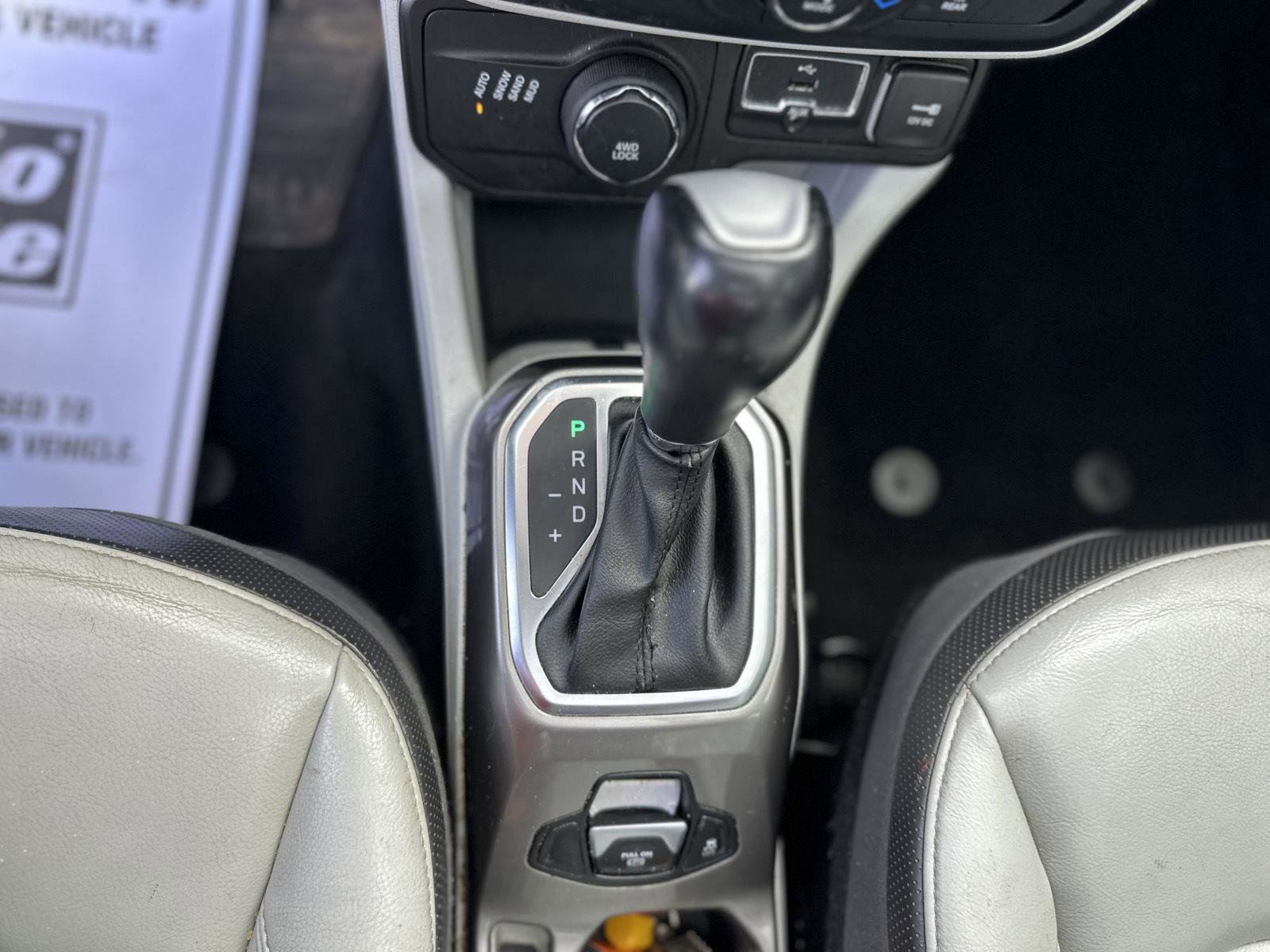 Used 2018 Jeep Renegade Limited w/ UConnect 8.4 Nav Group image 15