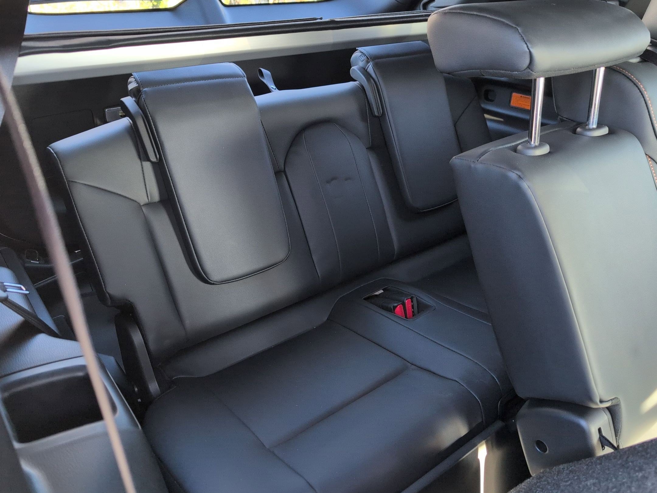 Used 2025 Mitsubishi Outlander SEL image 36