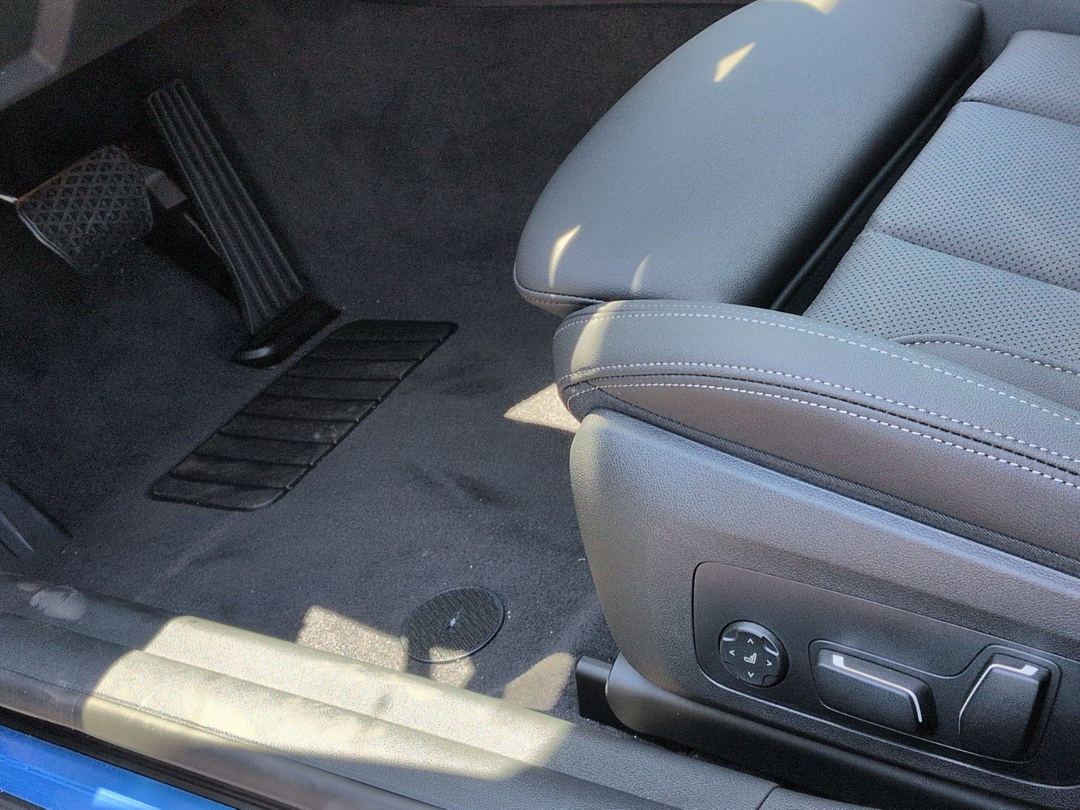 New 2026 BMW i4 eDrive40 w/ Premium Package RWD image 17