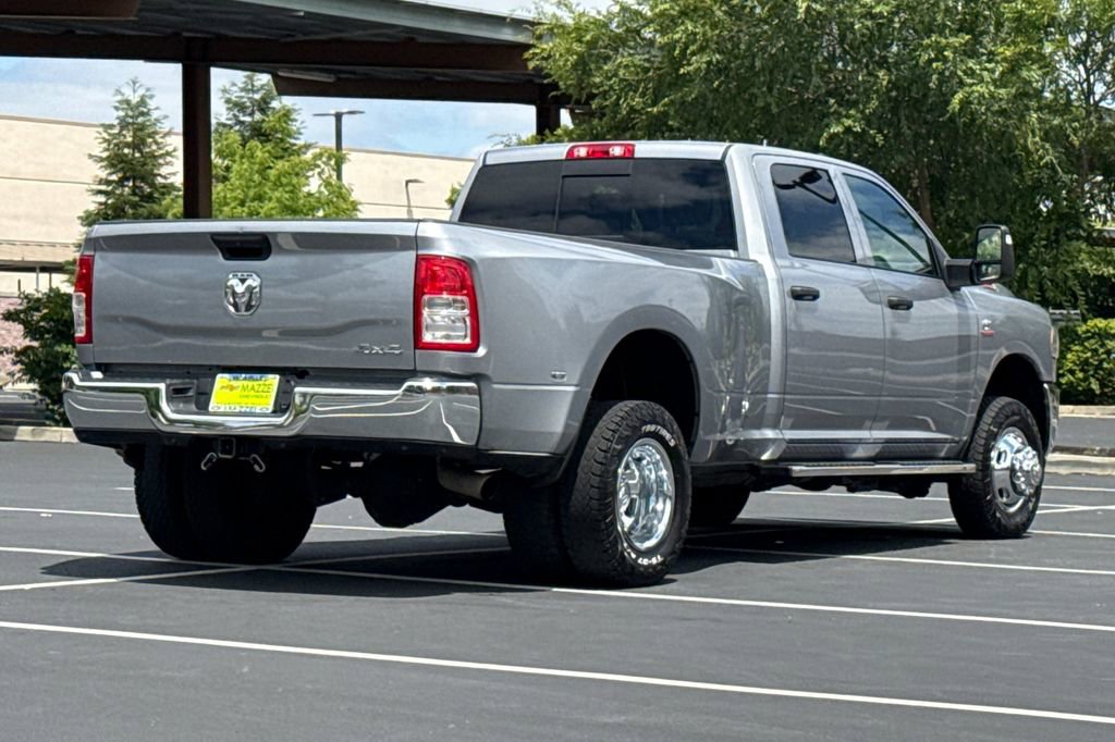 Used 2024 RAM 3500 Tradesman w/ Chrome Appearance Group AWD/4WD image 10