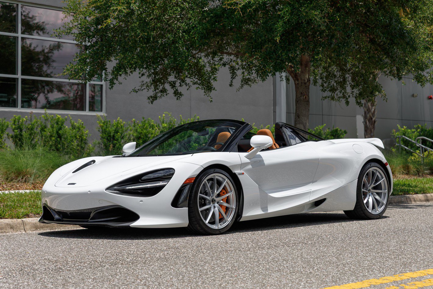Used 2020 McLaren 720S Spider RWD image 22