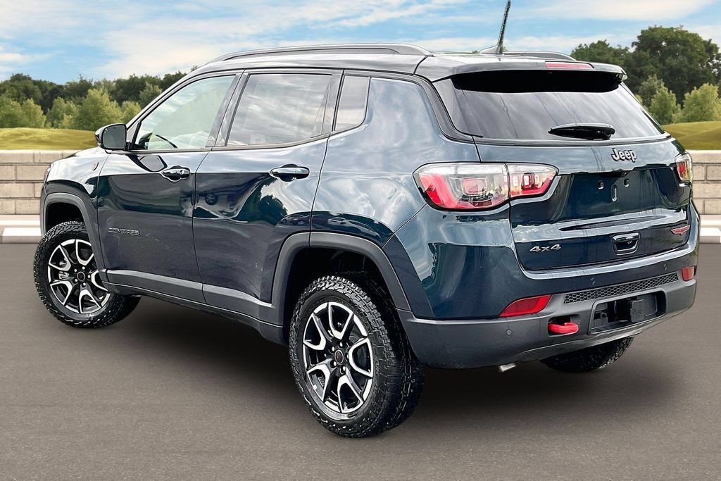New 2026 Jeep Compass Trailhawk w/ Sun, Sound & Navigation Group AWD/4WD image 3