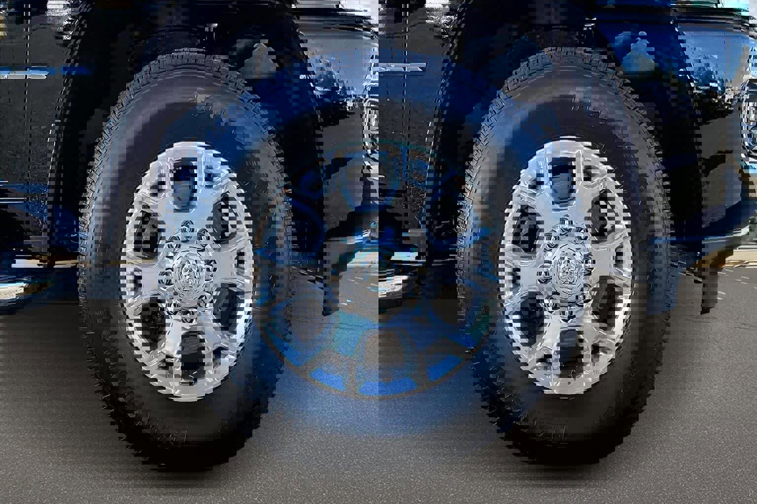 Used 2024 RAM 2500 Laramie w/ Safety Group image 39