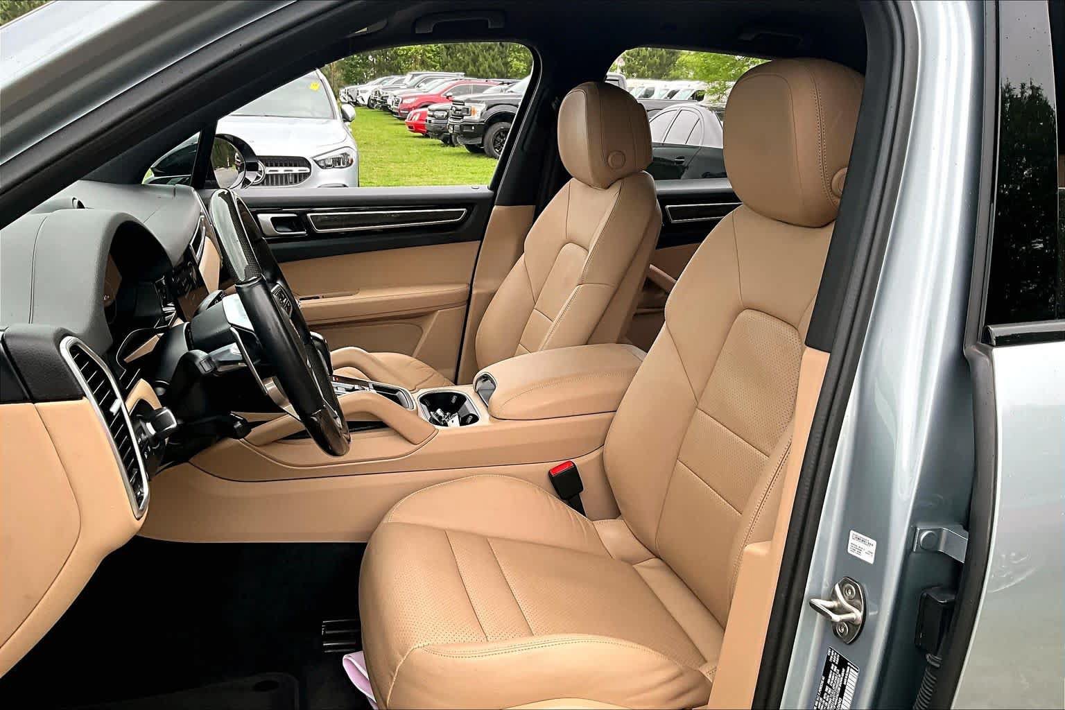 Used 2022 Porsche Cayenne E-Hybrid AWD/4WD image 8