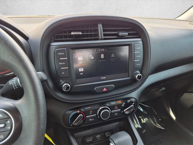 Used 2023 Kia Soul LX FWD image 14