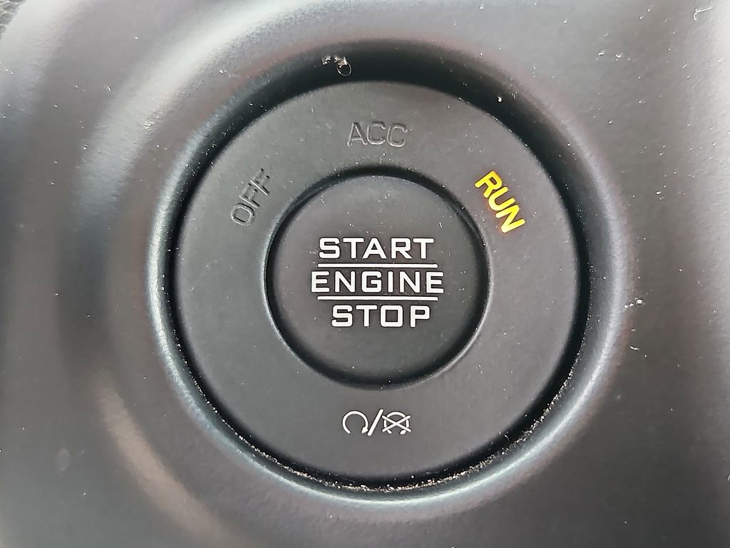 Used 2023 Jeep Wrangler Unlimited Sahara w/ Cold Weather Group AWD/4WD image 26