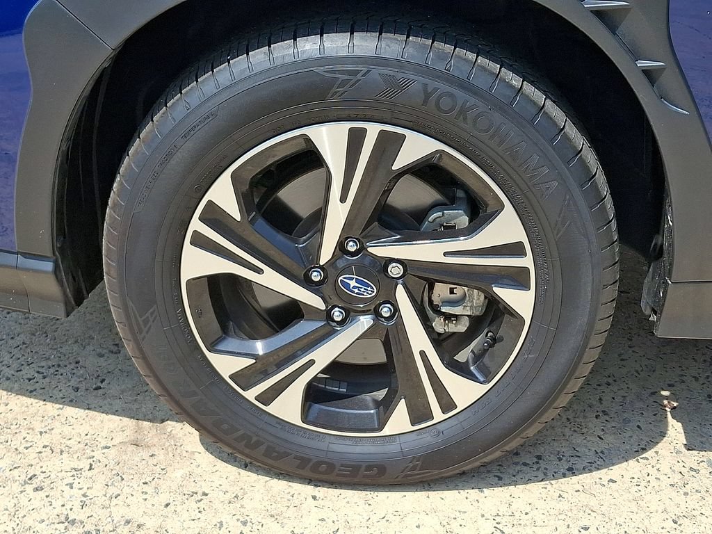 Used 2025 Subaru Crosstrek 2.5i Premium AWD/4WD image 8