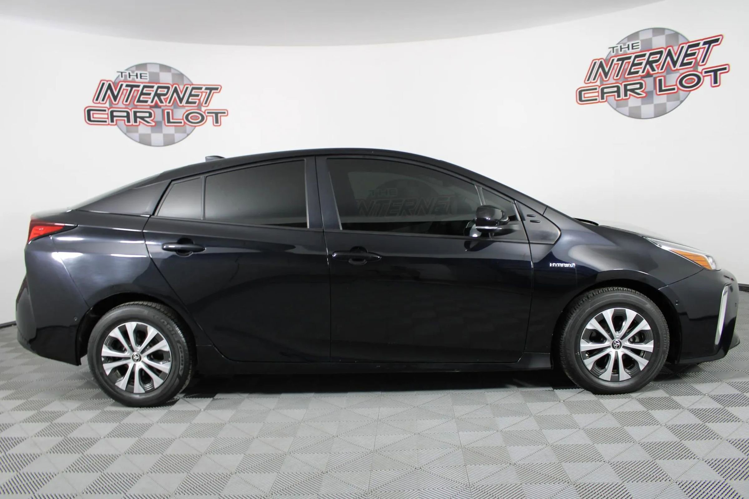 Used 2022 Toyota Prius XLE w/ Advanced Technology Package AWD/4WD image 8