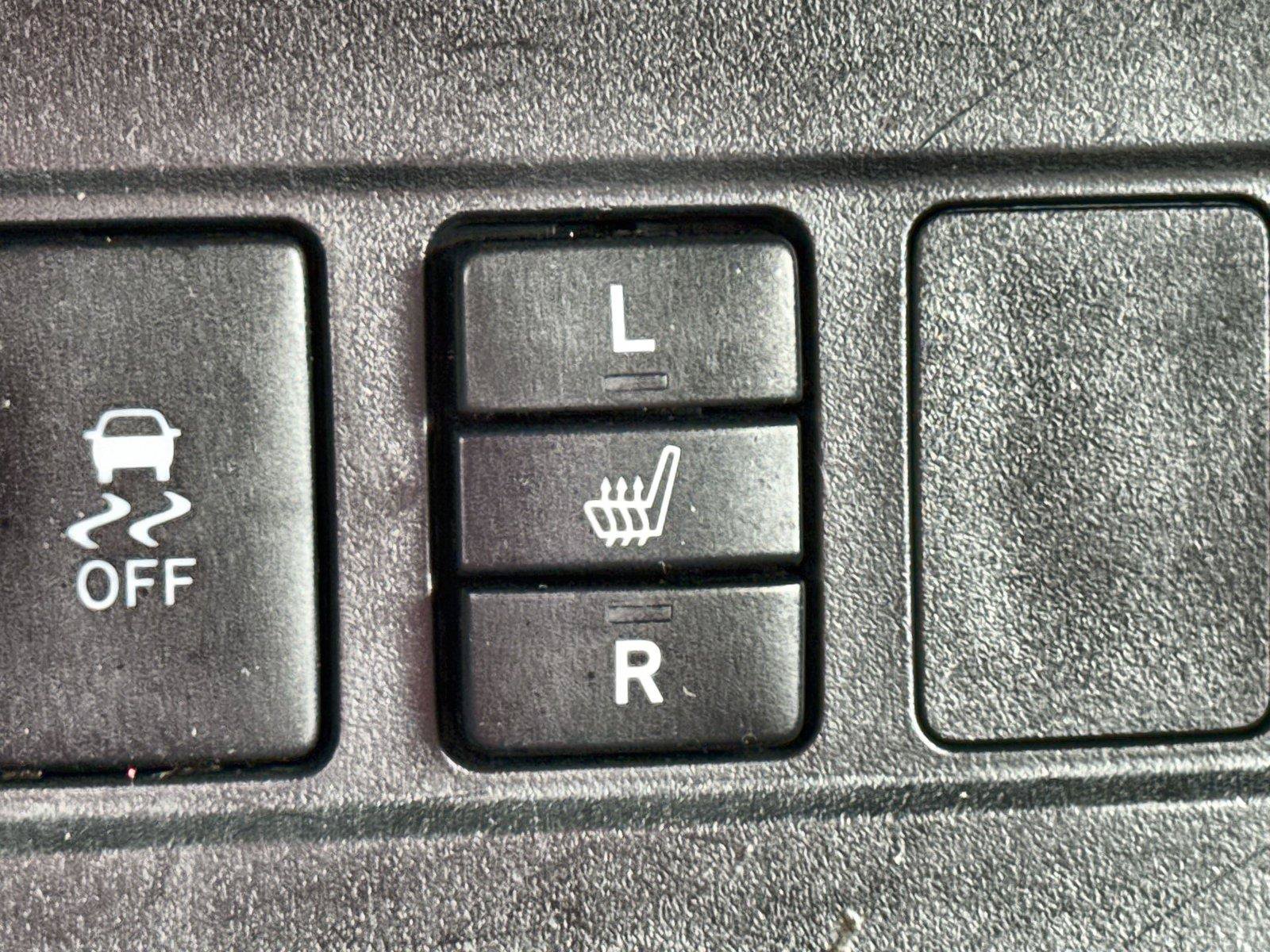Used 2011 Toyota RAV4 Limited AWD/4WD image 27