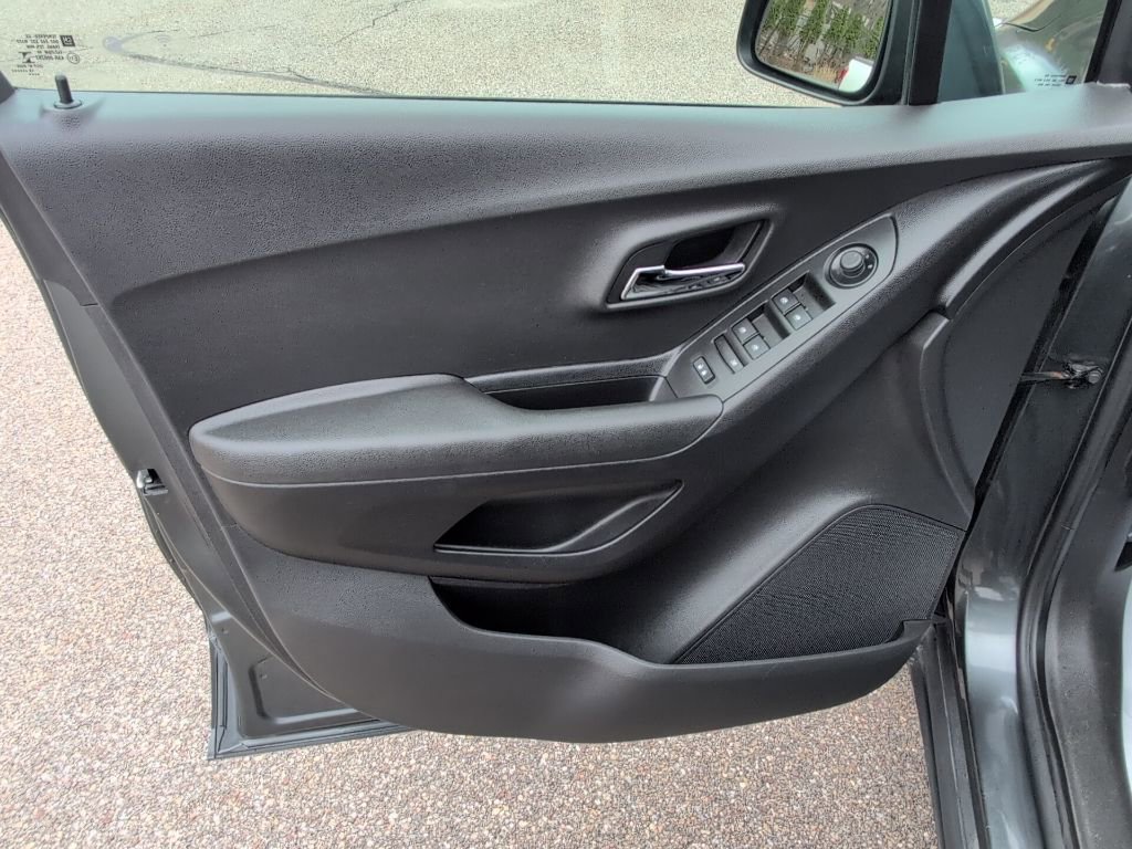 Used 2020 Chevrolet Trax LS w/ Tint and Cruise Package image 16