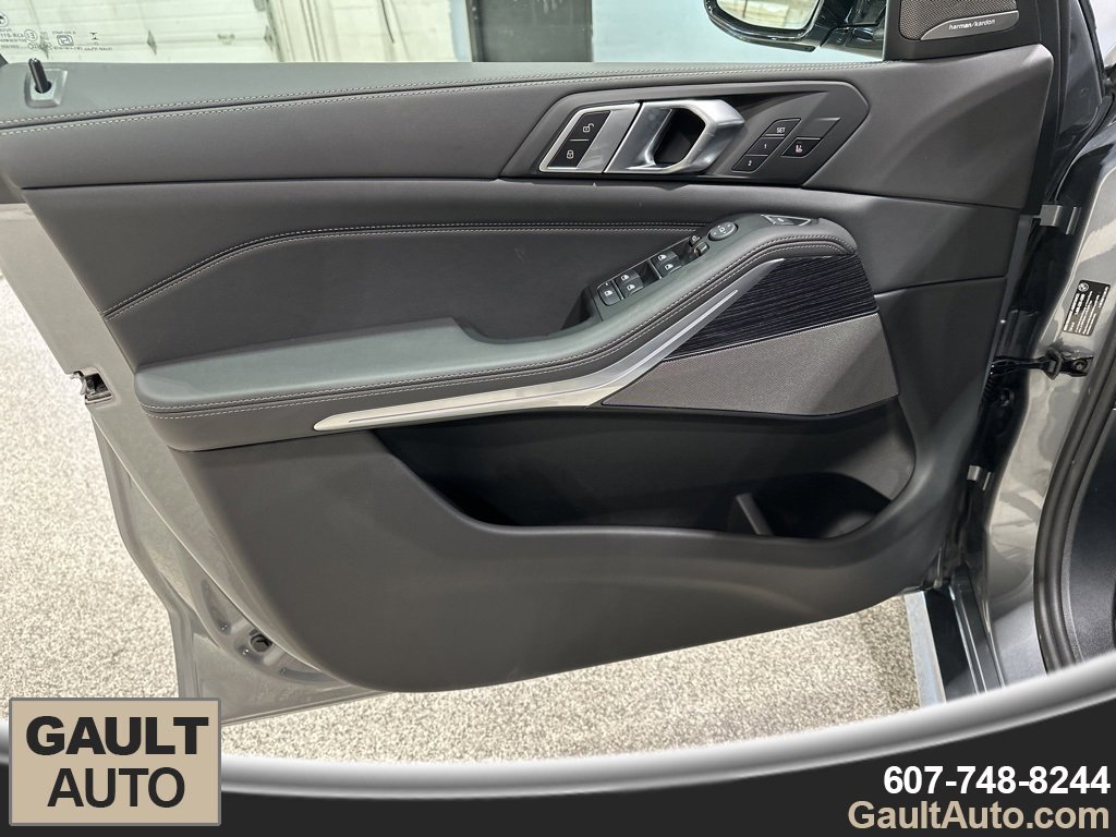 New 2026 BMW X5 xDrive40i w/ M Sport Package image 12