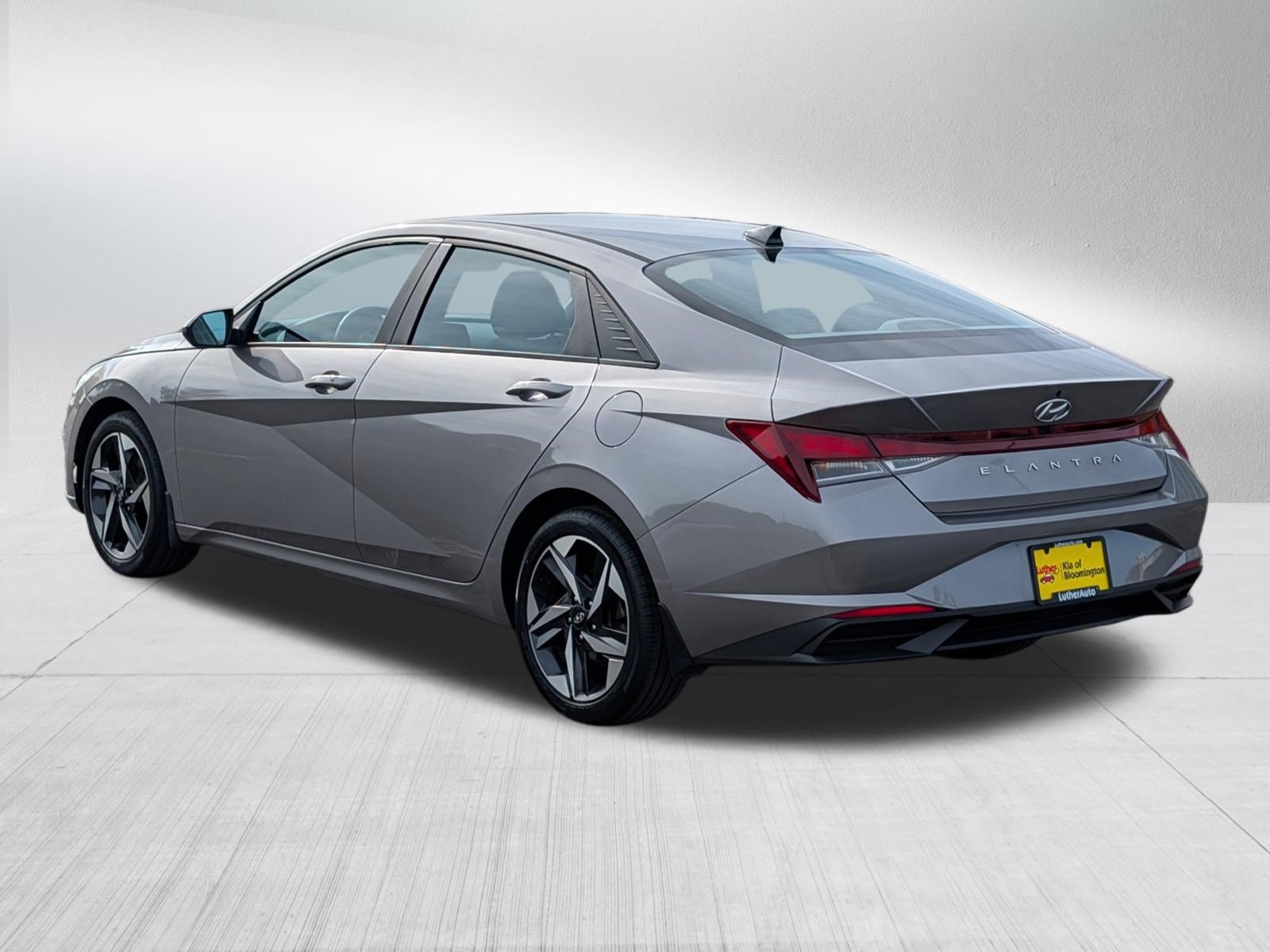Used 2023 Hyundai Elantra SEL w/ Convenience Package FWD image 5