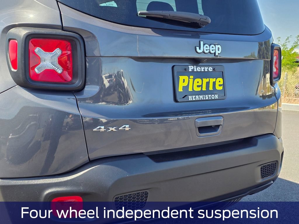 Used 2023 Jeep Renegade Latitude w/ Sun/Sound Group AWD/4WD image 8