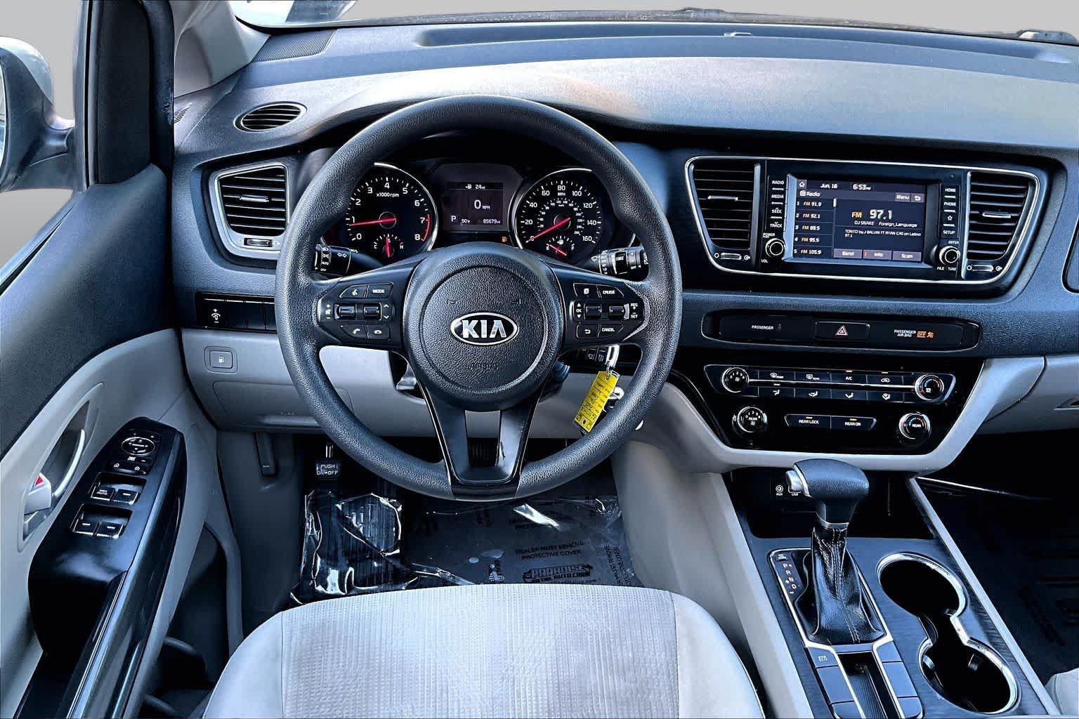 Used 2019 Kia Sedona LX FWD image 6