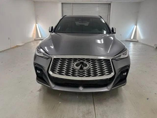 Used 2025 INFINITI QX55 Luxe w/ Accent Package image 2