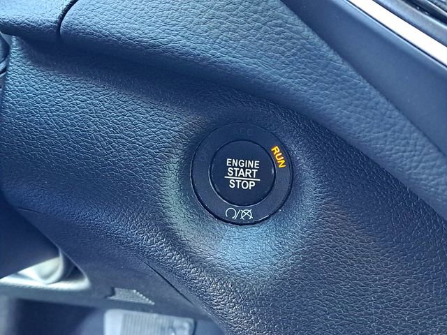 Used 2022 Jeep Cherokee Trailhawk image 11