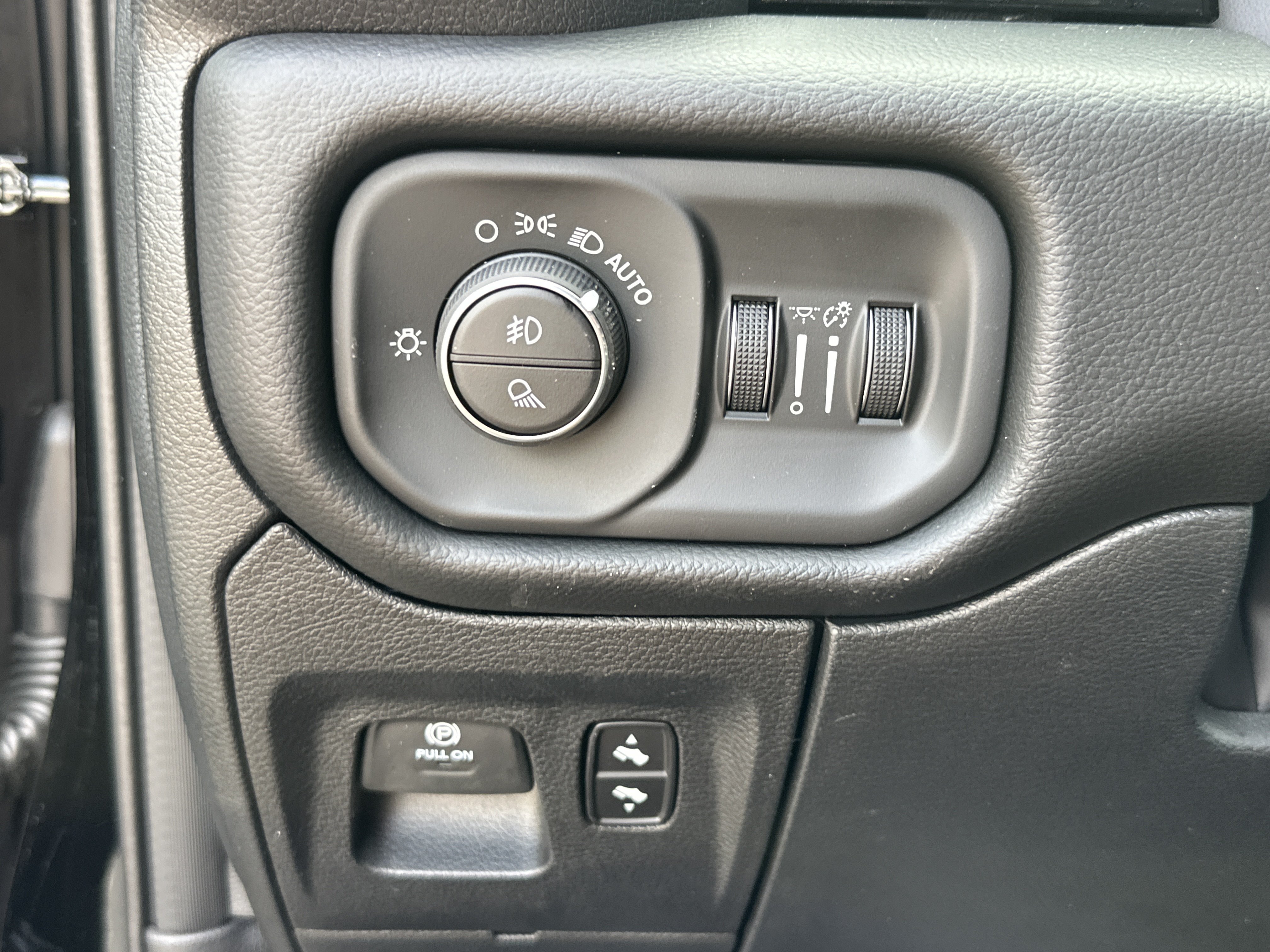 New 2026 RAM 1500 Laramie w/ Night Edition AWD/4WD image 12