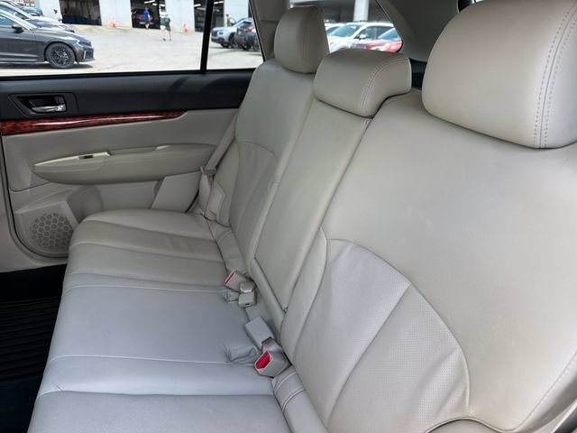 Used 2010 Subaru Outback 2.5i Limited AWD/4WD image 36