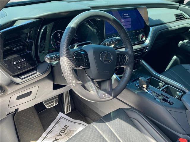 Used 2025 Lexus TX 500h AWD w/ Technology Package image 14