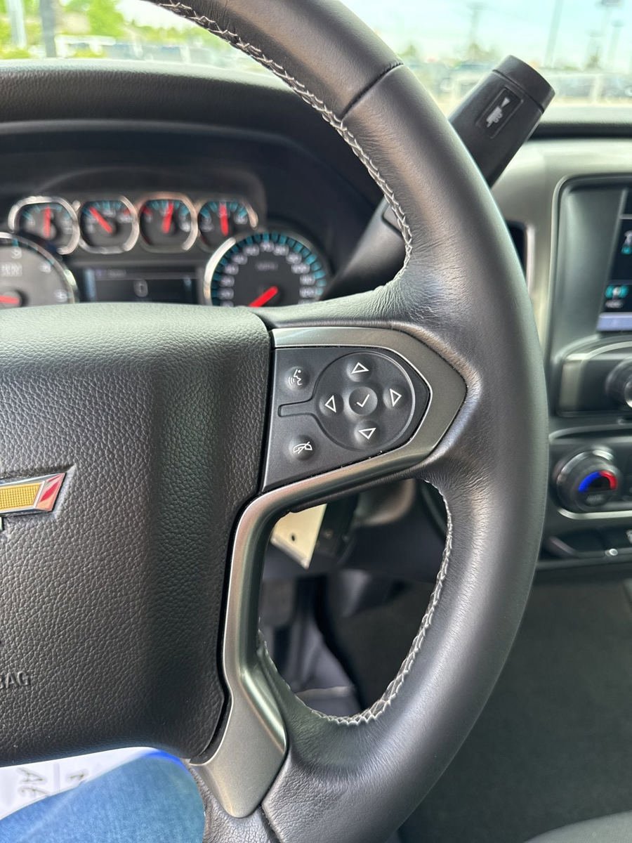 Used 2018 Chevrolet Silverado 1500 LT w/ LT Eassist Package AWD/4WD image 22